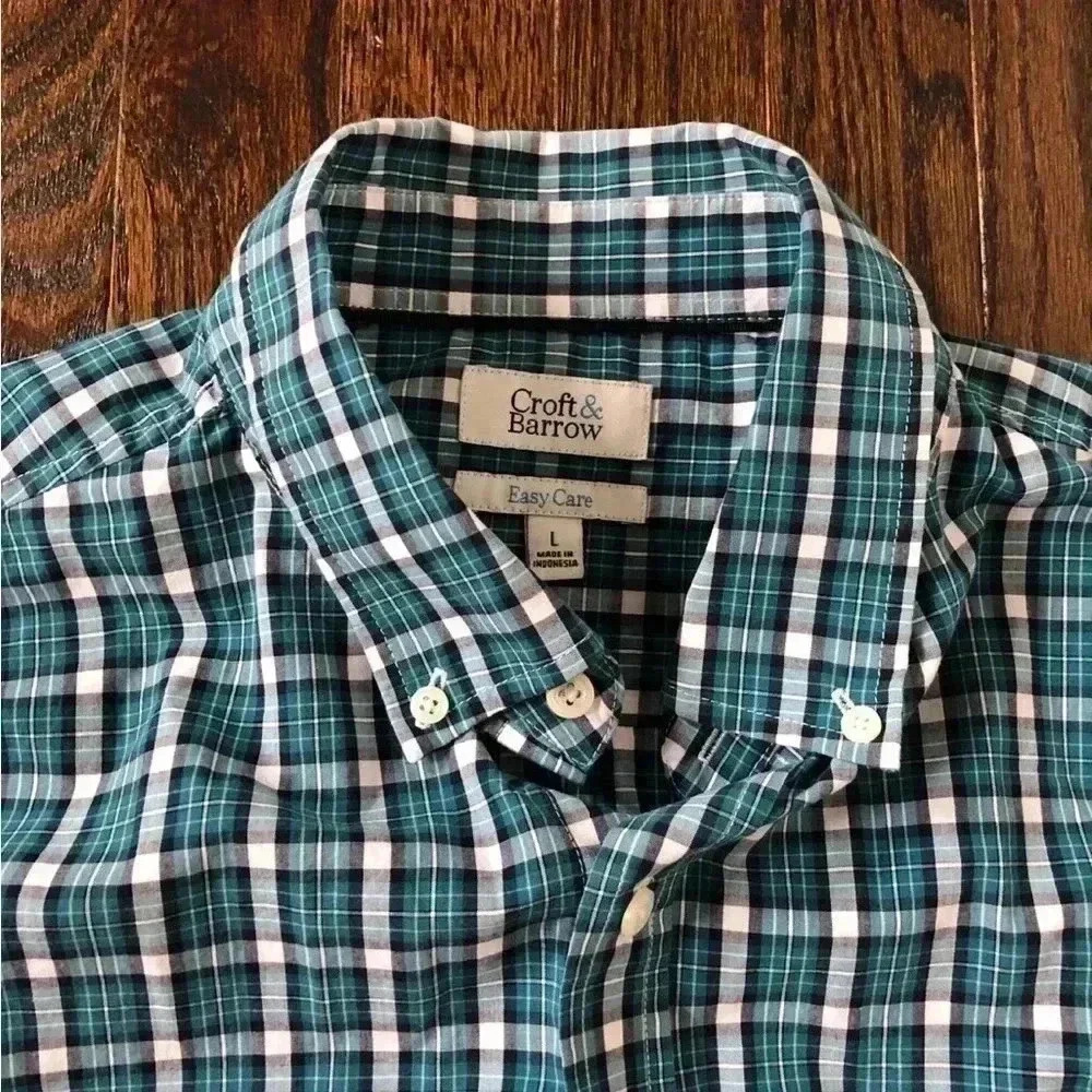 Croft & Barrow Men’s L Blue/Green and White Plaid Button Down Collared Shirt - Picture 2 of 9
